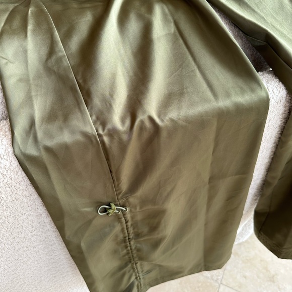 🌟🌟HOST PICK🌟🌟. ADIDAS WIND PANT XSM NWOT. GREEN COLOR - Picture 7 of 9